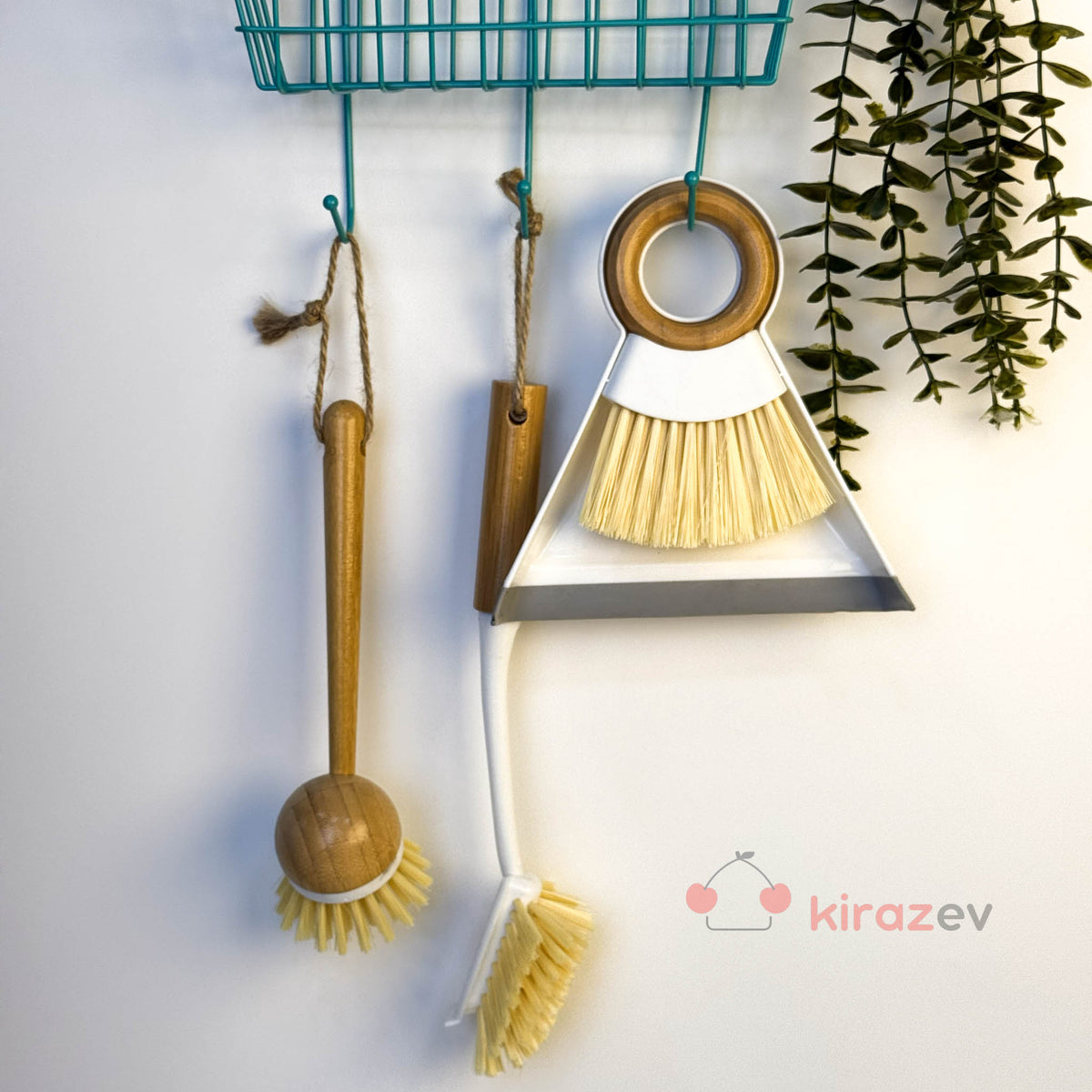 Ahşap Saplı Mini Faraş Seti – Asılabilir