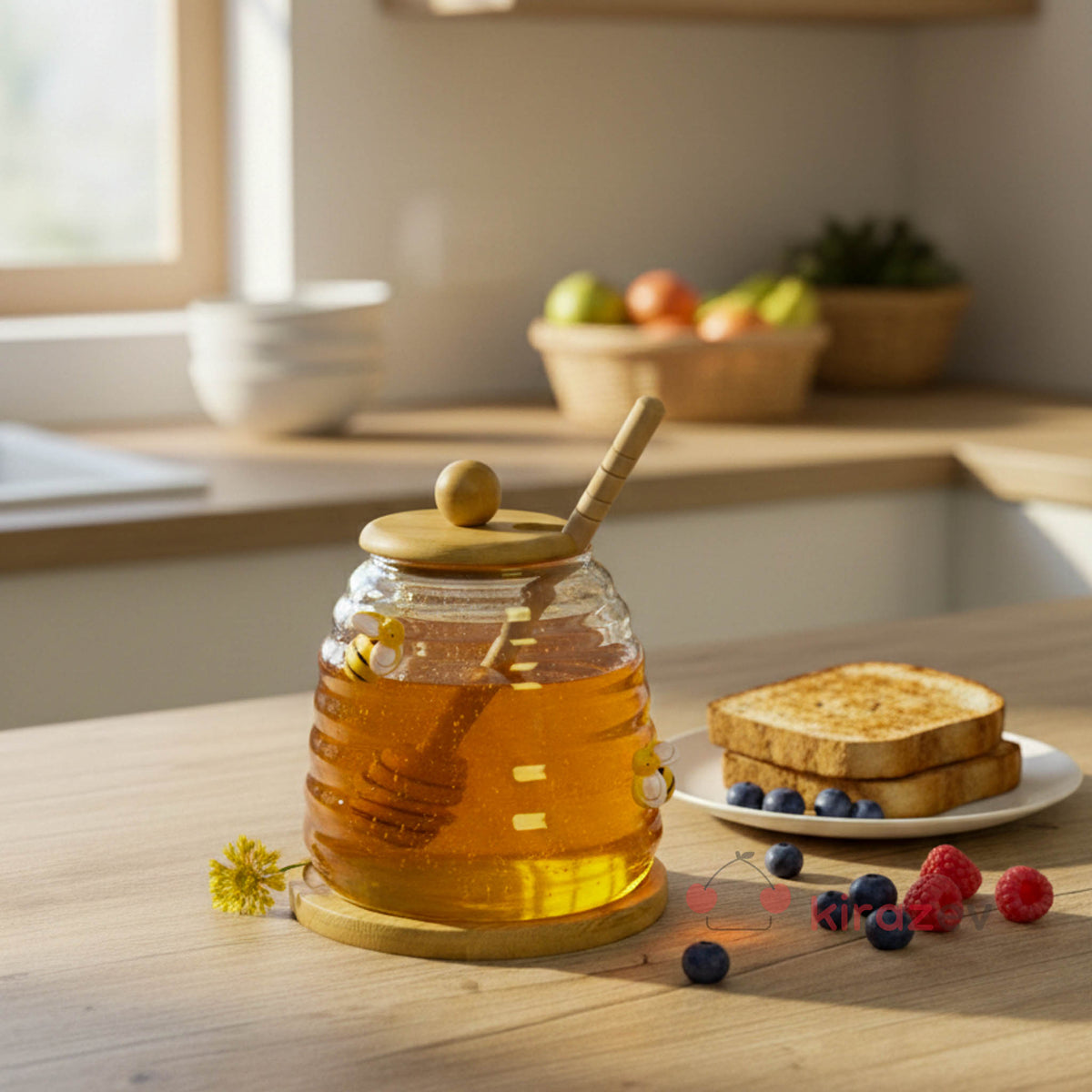 Arı Figürlü Cam Bal Kavanozu – Kaşıklı Dekoratif Bal Kavanozu 350 ml