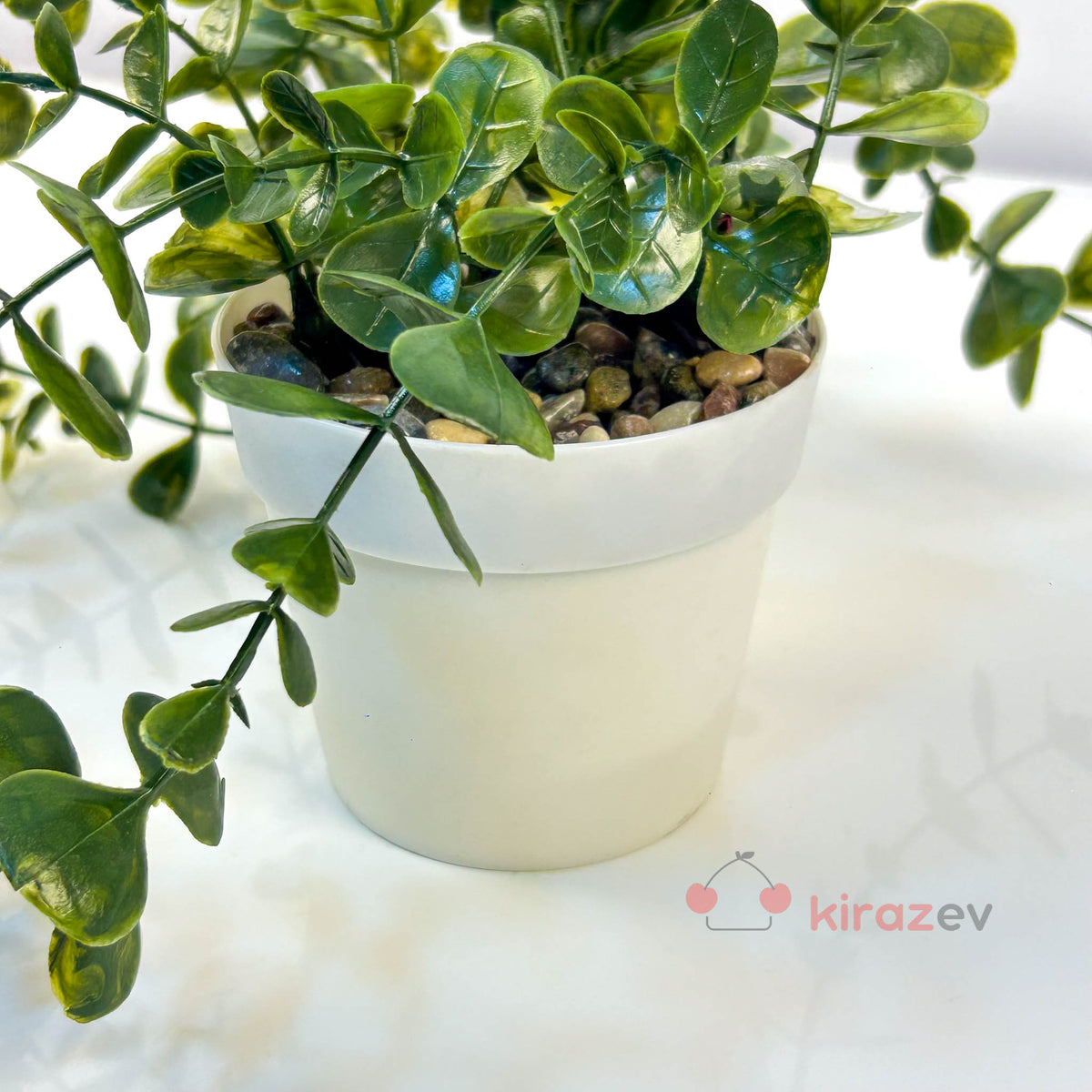 Beyaz Saksılı Yeşil Okaliptus Sarkıt Yapay Bitki