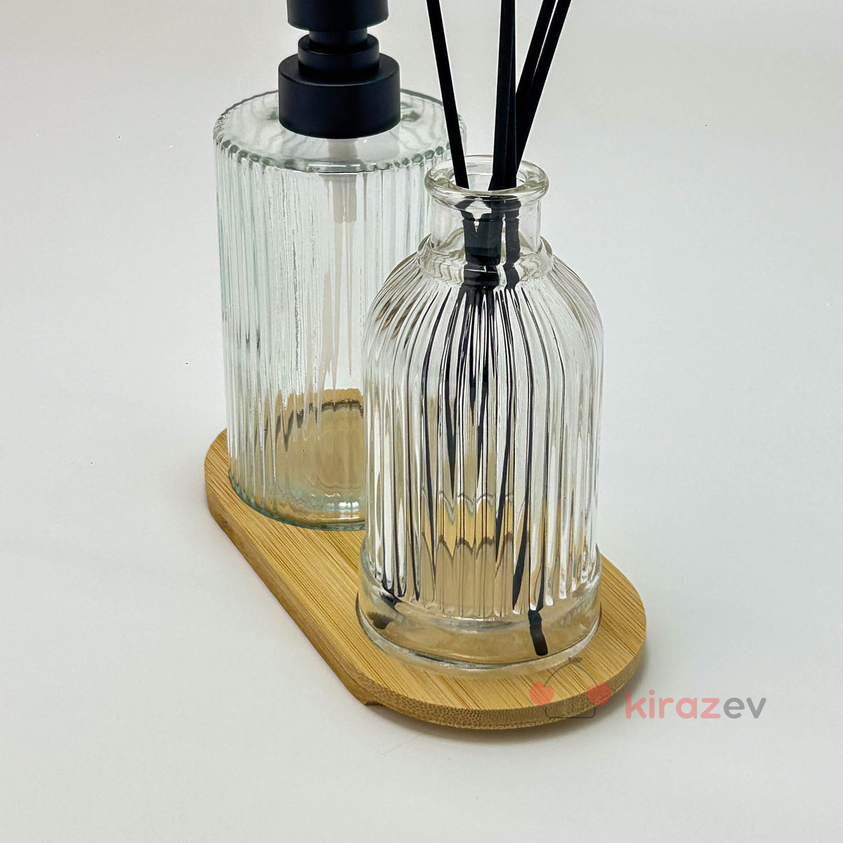 Cam Dekoratif Sıvı Sabunluk ve Koku Seti – Bambu Stantlı