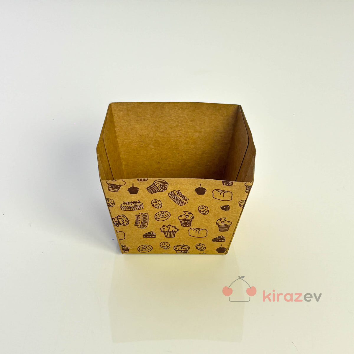 24 'lü Desenli Kare Muffin Kalıbı - Kiraz Ev