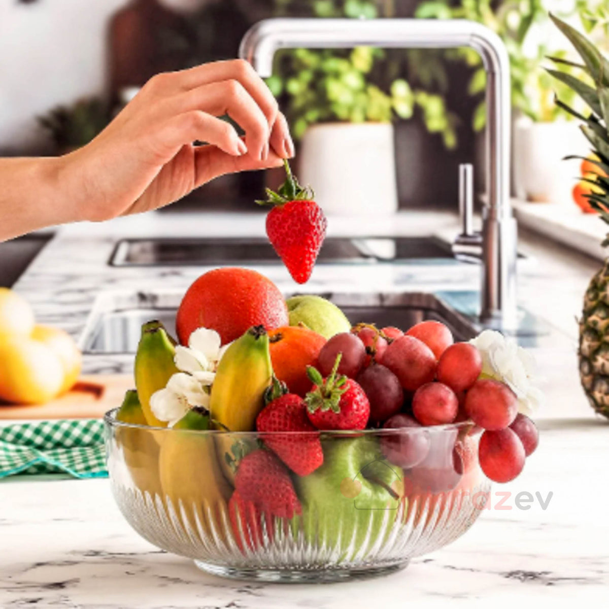 LAV Tokyo Cam Salata Kasesi