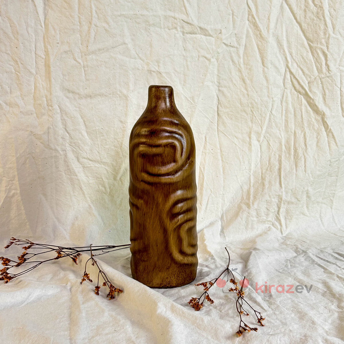 Dalgalı Seramik Vazo – Kabartma Dokulu