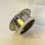 Damla Form Çizgili Cam Sürahi – Metal Kapaklı