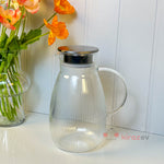 Damla Form Çizgili Cam Sürahi – Metal Kapaklı