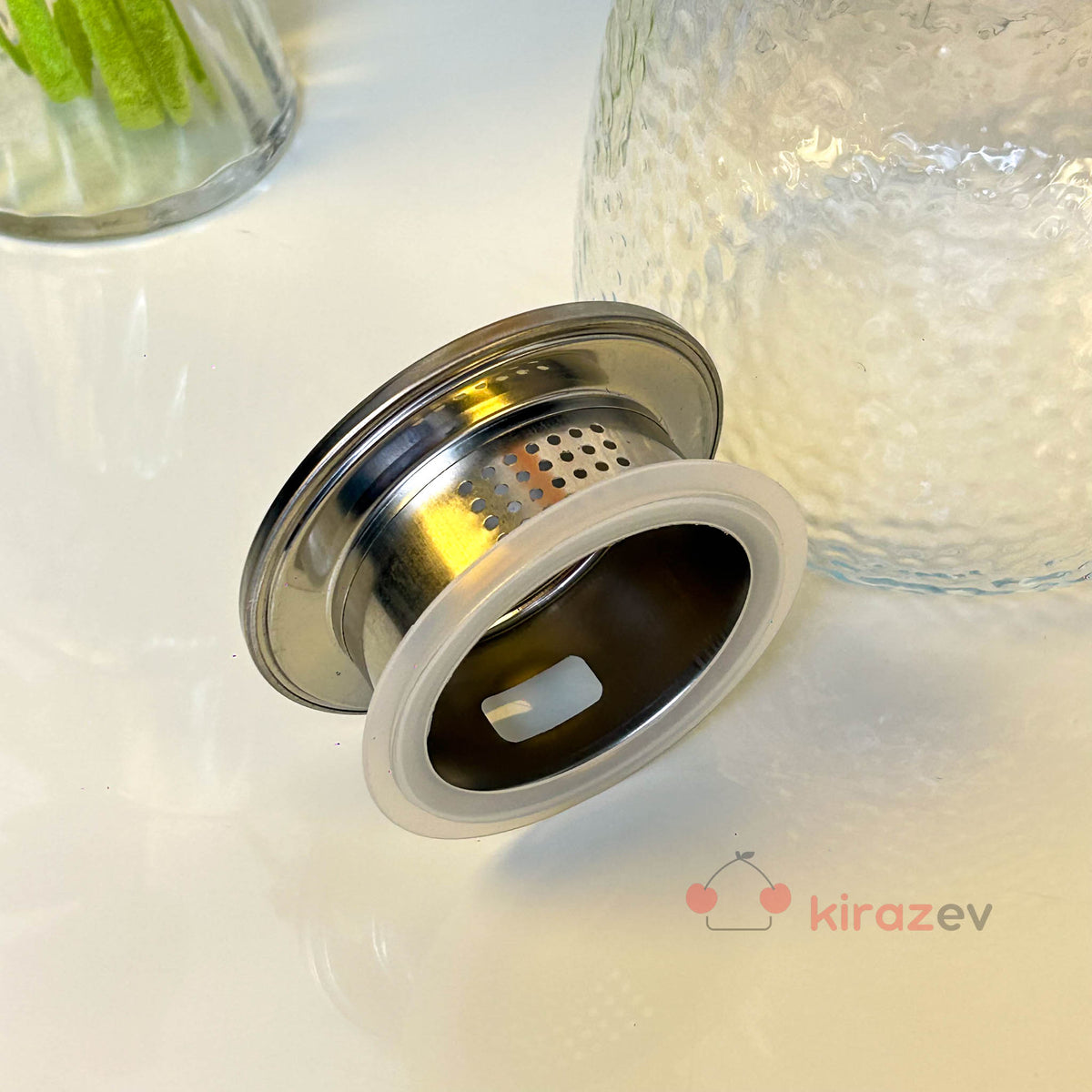 Dokulu Cam Sürahi – Metal Kapaklı